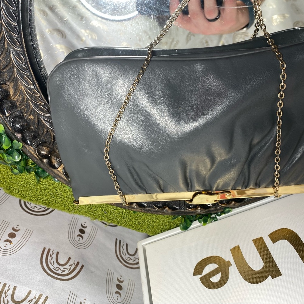 Chic Vintage Gray Leather Clutch with Gold Chain - Picture 6 of 13